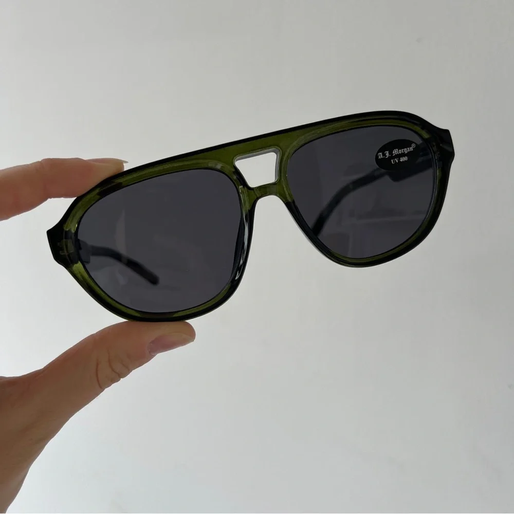 AJ Morgan olive green round aviator style sunglasses